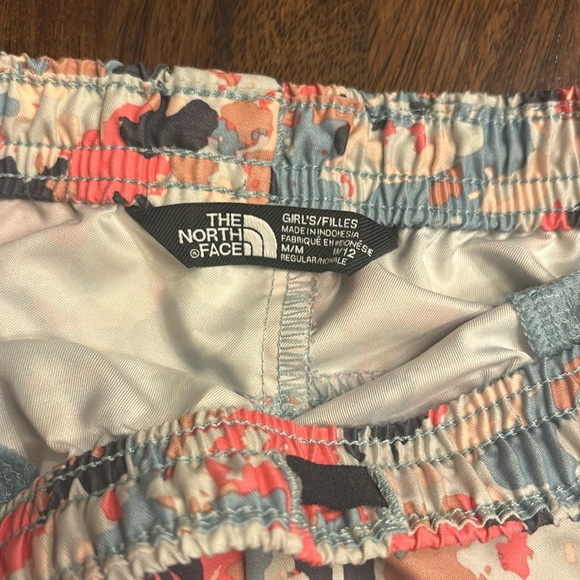 Multicolored girls the north face shorts - Picture 3 of 3
